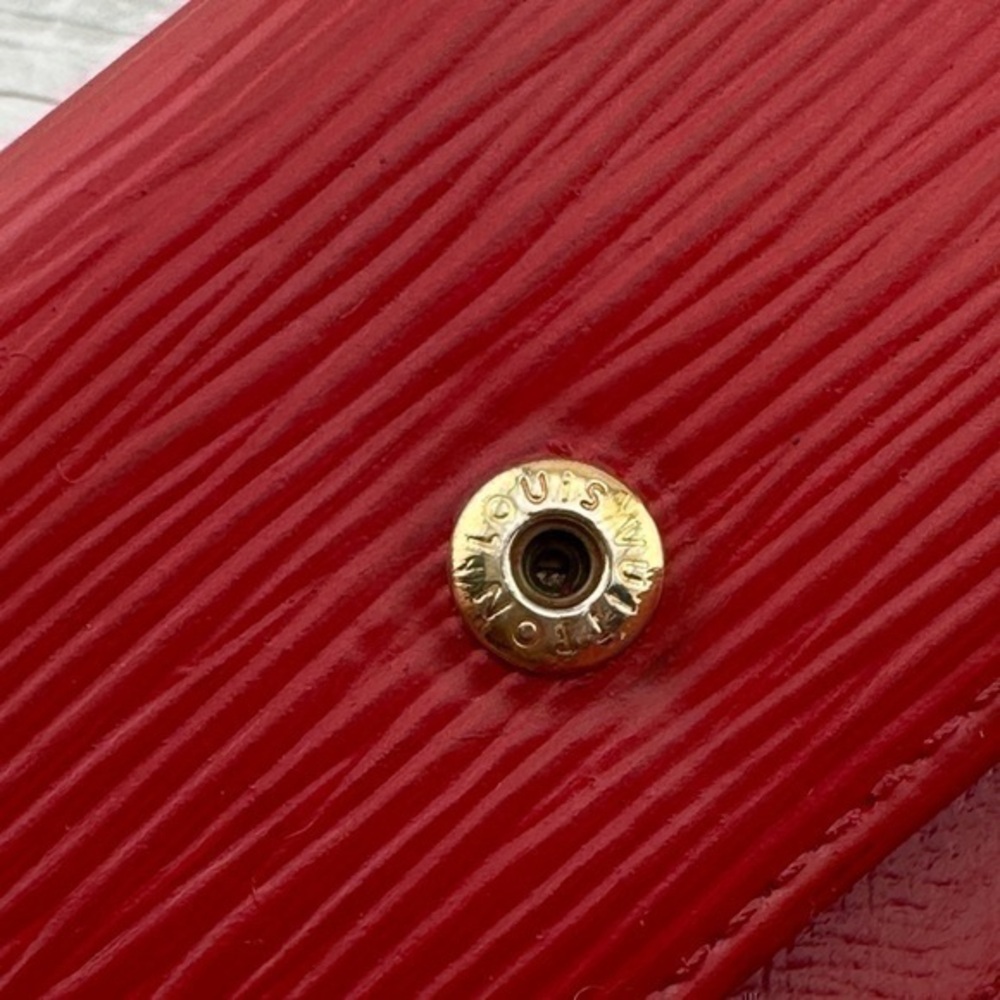 AUTHENTIC Louis Vuitton key holder. Previously owned. Red. - Picture 13 of 16